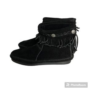 Minnetonka Fringe Ankle Boots Booties Black Suede